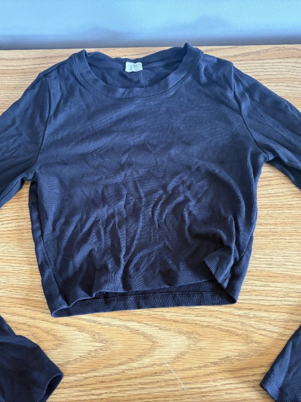 Aritzia Wilfred Free Black Long Sleeve Crop Top – Size M